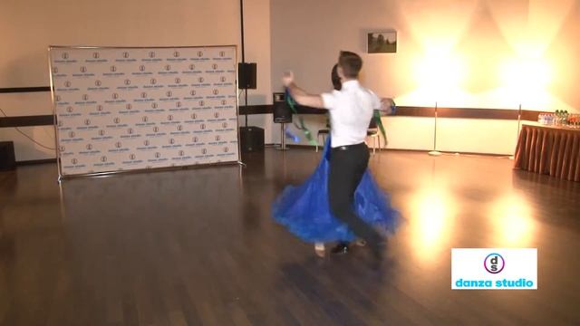 Щербуха Артём & Борисенко Тамара. Медленный вальс. Danza studio. Танцы в паре. смотреть онлайн