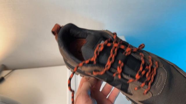 Кроссовки Jeep? смотреть онлайн