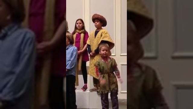 2021 Boy has to pee during Christmas pageant; Dances instead смотреть онлайн