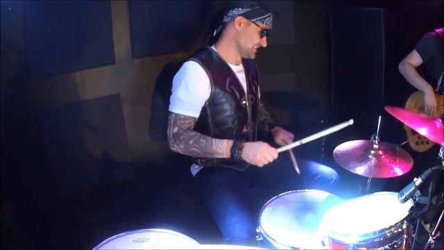 Играет мой ученик Миша Федечкин с песней AC/DC - Back In Black смотреть онлайн