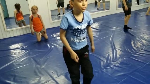 Растяжка в группе тайского бокса смотреть онлайн