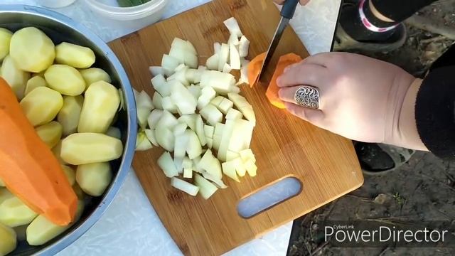 УХА НА МАНГАЛЕ // ГОТОВИМ НА УЛИЦЕ //УХА ПО ПРОСТОМУ ПО ДЕРЕВЕНСКИ // смотреть онлайн