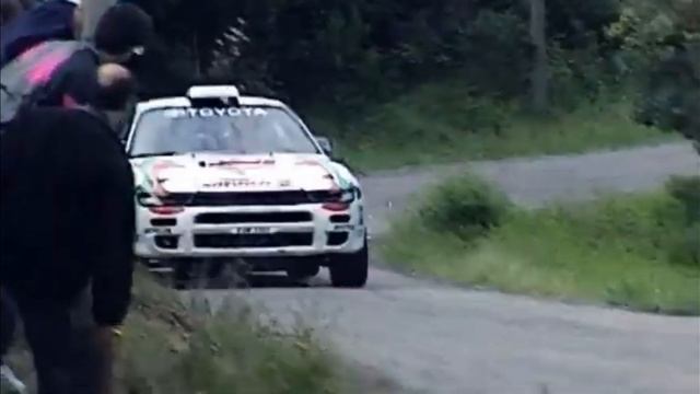 Toyota Celica - Little Dark Age смотреть онлайн
