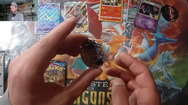 Première Vidéo, ouverture de deux coffrets pokemon célébrations ! Du hit ou pas ? ;-)