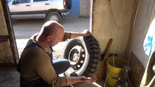 Пробую нарезать резину.Фрезы. Первые ошибки. смотреть онлайн