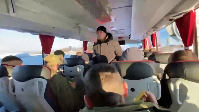 Новые кадры возвращения российских военнослужащих из плена ВСУ смотреть онлайн