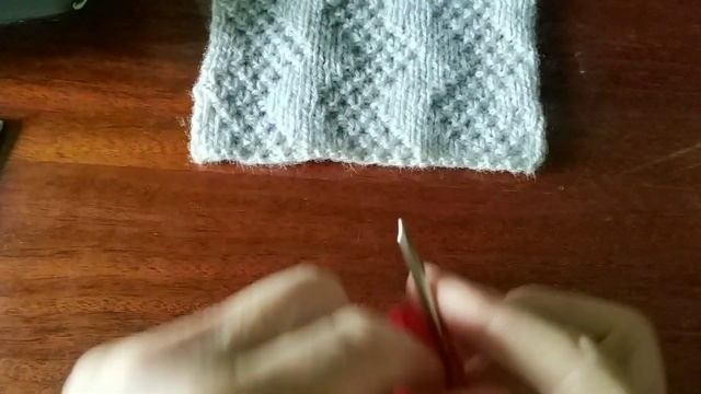 Вертикальные зигзаги из лицевых и узора "Жемчуг". Вязание с нуля. Узоры спицами. Вяжем вместе. смотреть онлайн