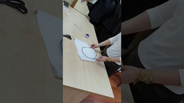 Обработка горловины обтачкой. смотреть онлайн