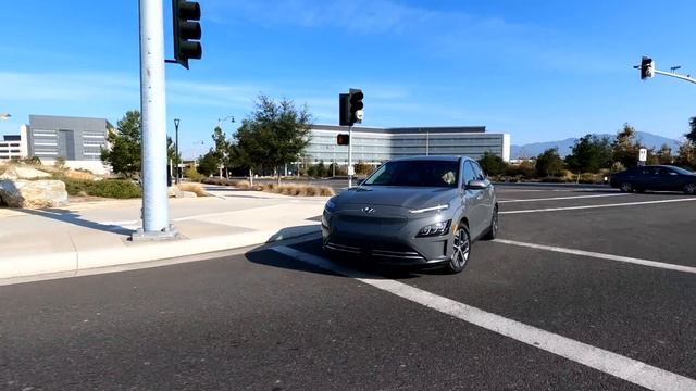 2023 Hyundai Kona EV | Review & Road Test смотреть онлайн
