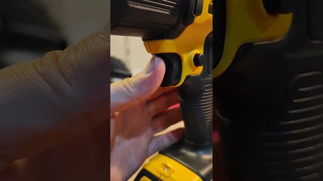 фен от DEWALT, толково защита придумана!! смотреть онлайн