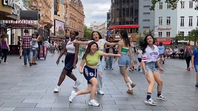 [K-POP IN PUBLIC IN LONDON | ONE TAKE] New Jeans (뉴진스) - ‘Attention’ | Dance Cover by Newbiz смотреть онлайн