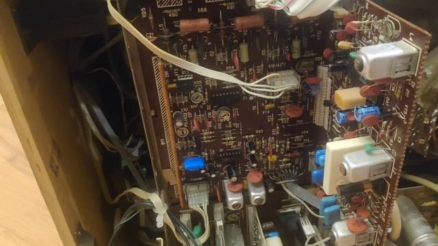 Телевизор Велс 51ТЦ-492 3я часть, он практически идеален! смотреть онлайн