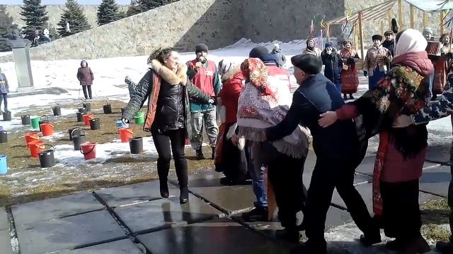 Масляничные гуляния "Первый блин кОмАм" #КузТрезв смотреть онлайн