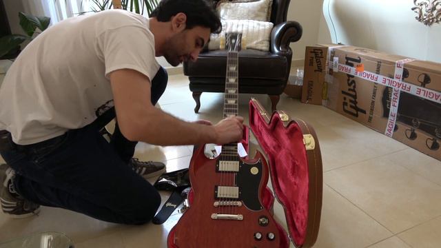 Gibson USA SG standard '61 Vintage Cherry 2019 Unboxing (ITA) смотреть онлайн