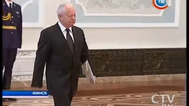 Верительные грамоты Президенту вручили послы 13 стран смотреть онлайн