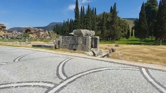ГИГАНТЫ и ЗАСЫПЫ Священного города: Хиераполис, Памуккале