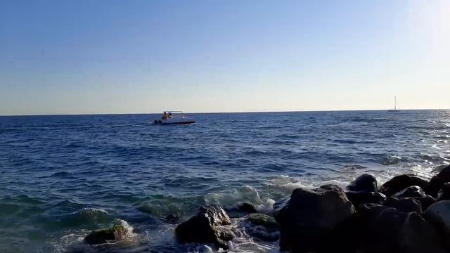 Прыгающая лодка в Сочи