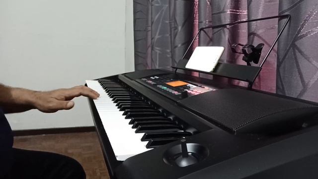 Jingle Bells on Korg EK 50 by Nadeem Khan смотреть онлайн