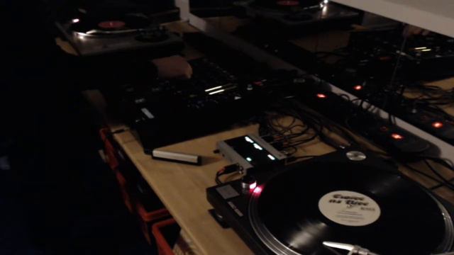 100% Vinyl Set - MiX ROOM #12 (Retro 90's Classics...) смотреть онлайн