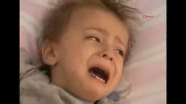 Трехлетний малыш упал с 4-го этажа смотреть онлайн