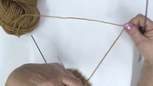 Эффектные женские носки на двух спицах. Подробный МК на любой размер смотреть онлайн