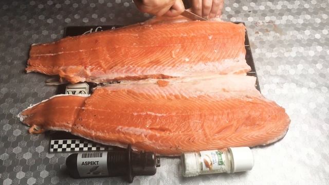 Как чистить рыбу / как разделать рыбу на филе , семгу /красная рыба смотреть онлайн