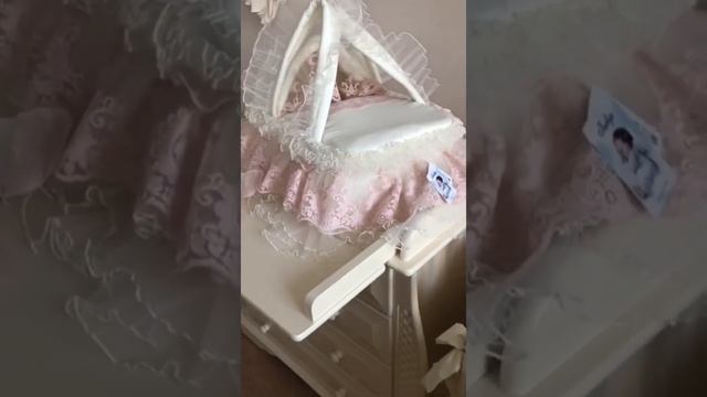 Нежный комплект на выписку для новорождённой девочки смотреть онлайн