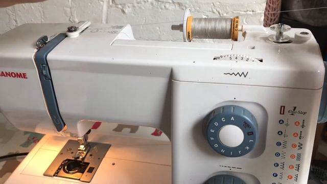 Part 1 - Janome 525 sewing machine - winding the bobbin смотреть онлайн