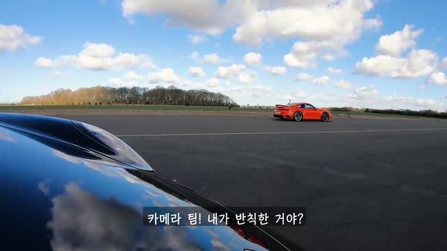 포르쉐 911 터보 S 992 vs 991 - 드래그 레이스! 신형 vs 구형! смотреть онлайн