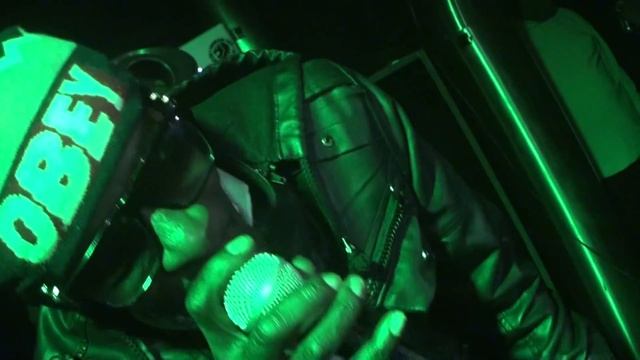 TOMMY LEE & GULLY BOP feat. DHQ Janet Phoenix смотреть онлайн