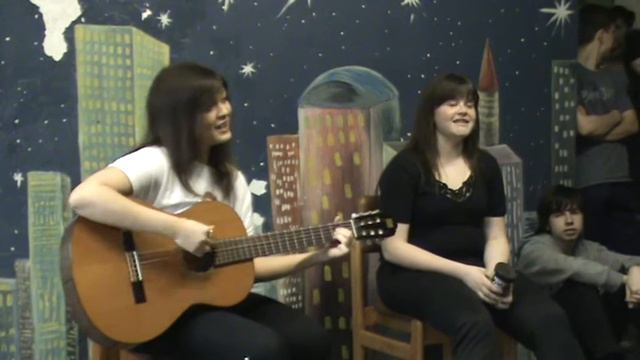 Муз.вечер@общага№4 - Диля и Маша - Плющит смотреть онлайн