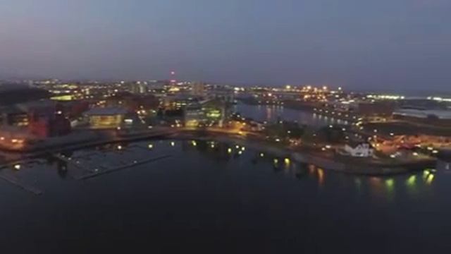 Cardiff Bay at night - Drone Footage смотреть онлайн