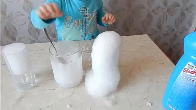 Сухой лёд. Опыты. смотреть онлайн