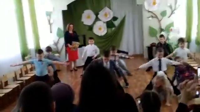 Утренник к 8 марта(2) смотреть онлайн