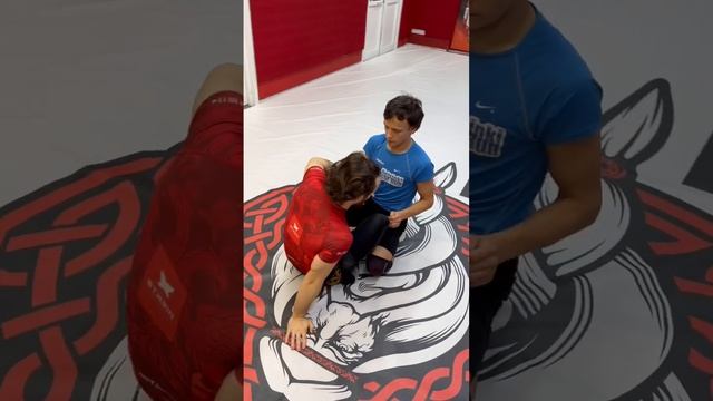 ?Рычаг локтя или болевой на ногу? #борьба #бжж #городвладимир #грэпплинг #джиуджитсу