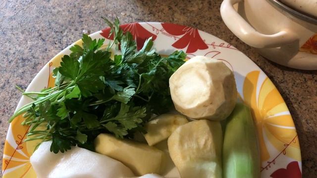 Салат из сельдерея и дайкона смотреть онлайн