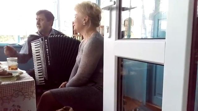 А ты сидишь на берегу в синем платье смотреть онлайн