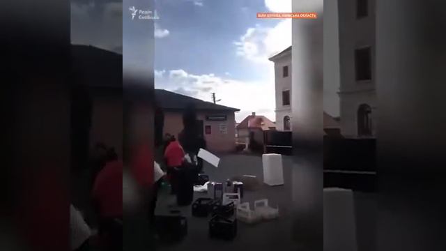 Не надо нас спасать смотреть онлайн