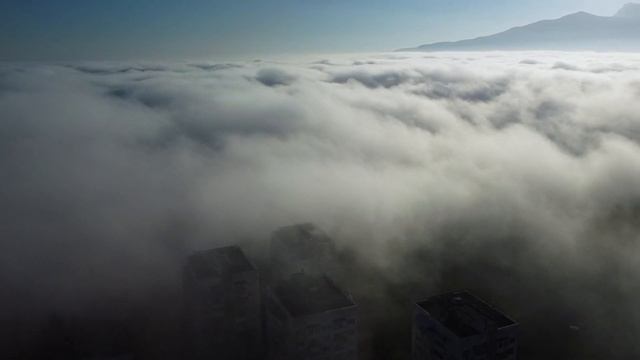 Туман заходит в Ялту с моря смотреть онлайн