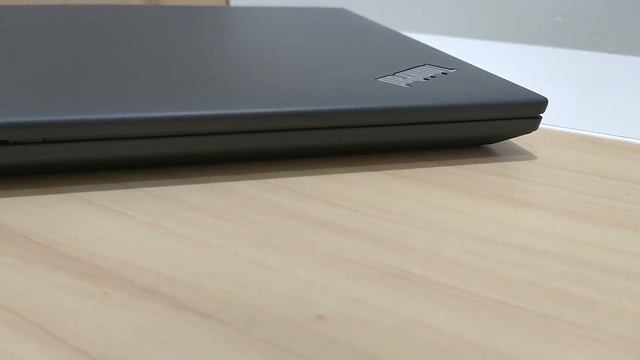 Exterior ThinkPad T14 Gen 3 i5 1240p 2K WQXGA смотреть онлайн