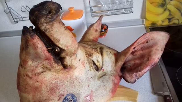 свиная голова-рулет, студень, фарш, суп, копченые уши ! Pig head смотреть онлайн