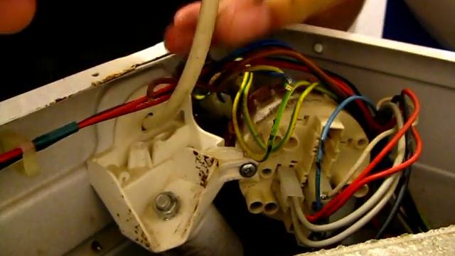 Ремонт стиральной машины ролик №1 2012_05_10 смотреть онлайн