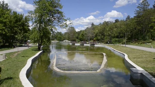 Dobrich, Bulgaria. Park in May #6 | Добрич, Болгария. Парк в Мае #6 смотреть онлайн