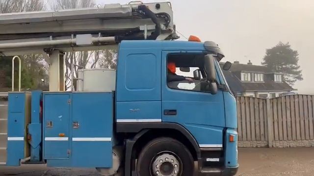 VOLVO FM12 340 4X2 ACCESS PLATFORM LORRY C/W MANUAL GEAR BOX смотреть онлайн
