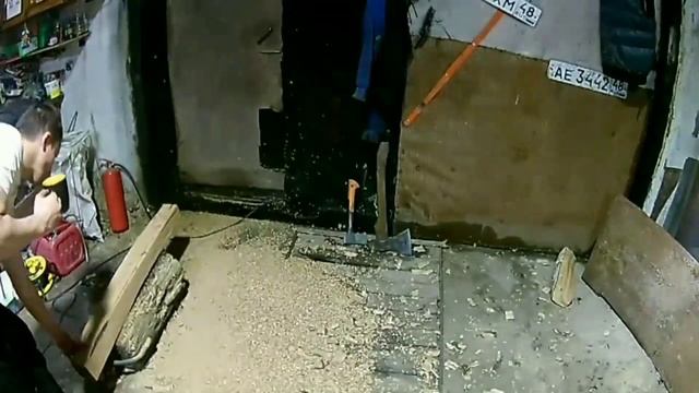 Делаю доски из кругляка дуба,тестирование электро-рубанка смотреть онлайн