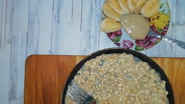 Вкусный и Легкий Овсяноблин с Бананом и арахисовой пастой смотреть онлайн