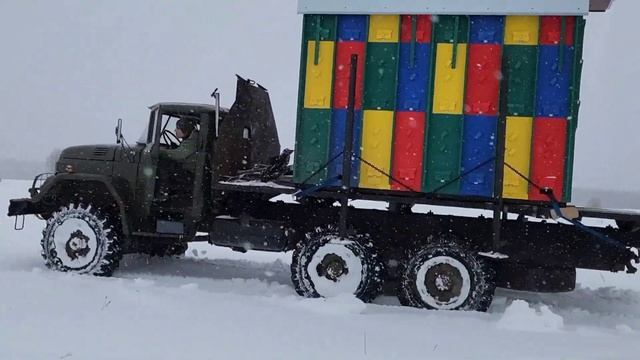 Перевозим павильон Берендей по снежном полю смотреть онлайн