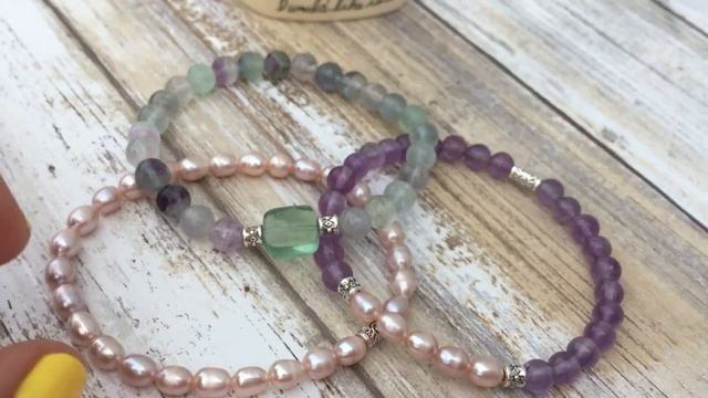 Браслет ЛИДИЯ- флюорит, речной жемчуг- авторский смотреть онлайн