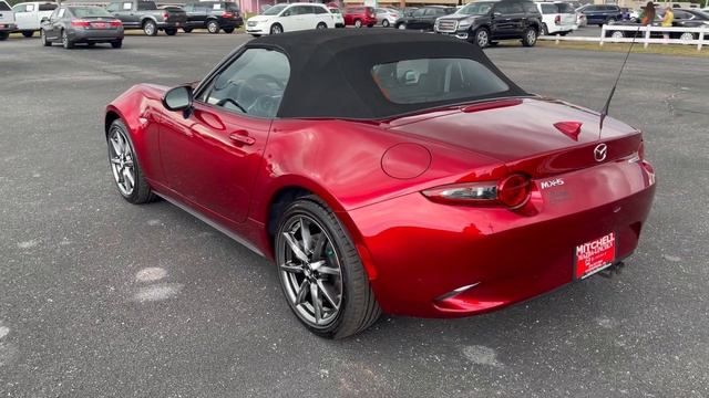 21 Mazda MX-5 | MX-5 Miata Club vs MX-5 Miata Grand Touring смотреть онлайн