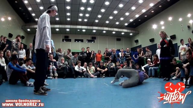 Dakorto and Floaty vs 1 round смотреть онлайн